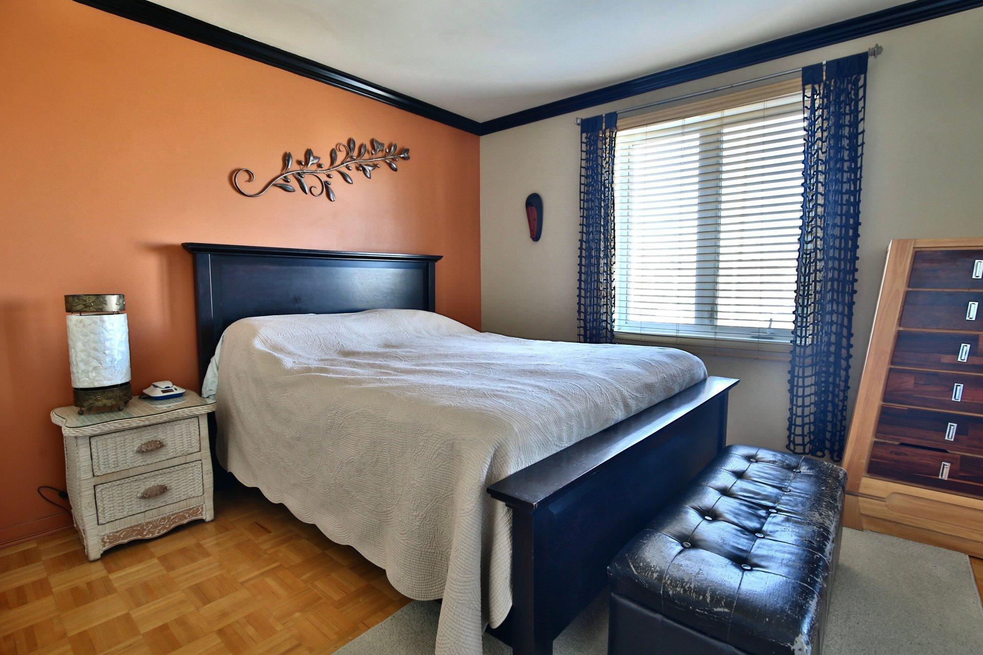 









653

 - 655


Rue Henri-Massé

,
Longueuil (Saint-Hubert),




QC
J3Y8T4

