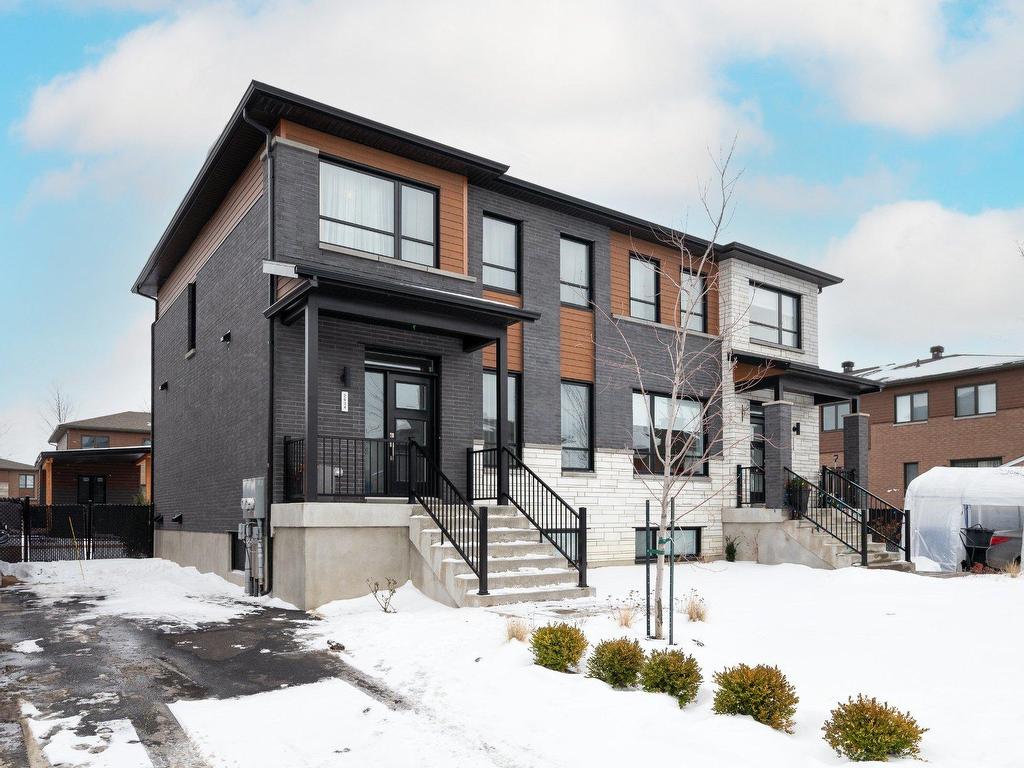 









2634


Rue des Salicaires

,
Longueuil (Le Vieux-Longueuil),




QC
J4M0B8

