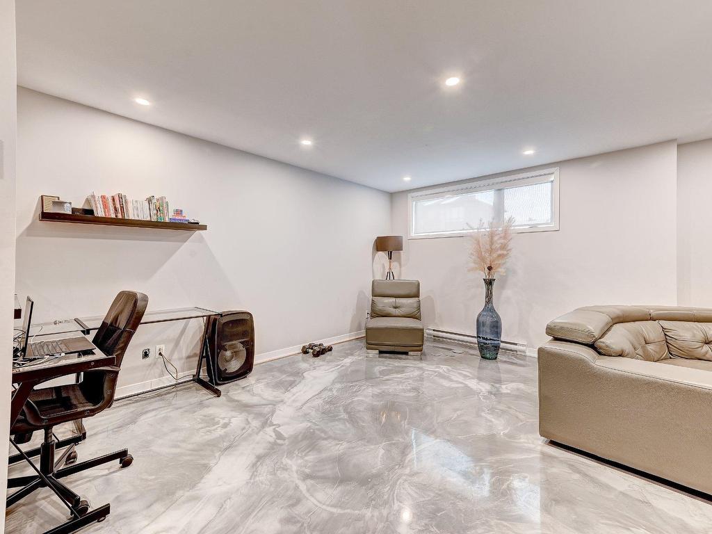 









2634


Rue des Salicaires

,
Longueuil (Le Vieux-Longueuil),




QC
J4M0B8

