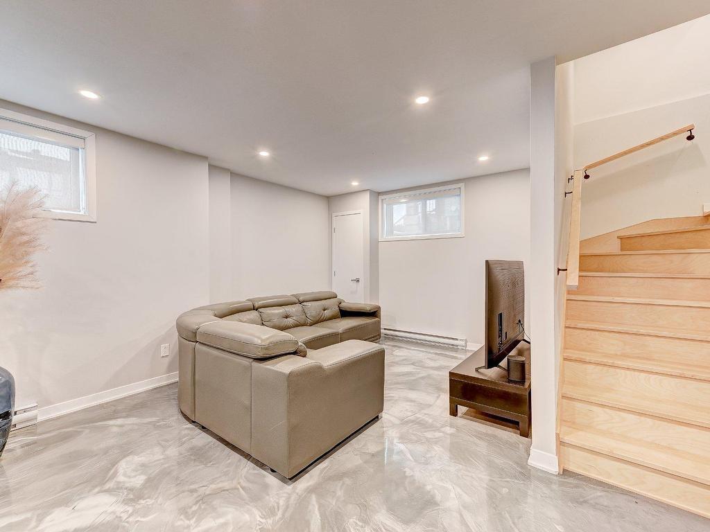 









2634


Rue des Salicaires

,
Longueuil (Le Vieux-Longueuil),




QC
J4M0B8

