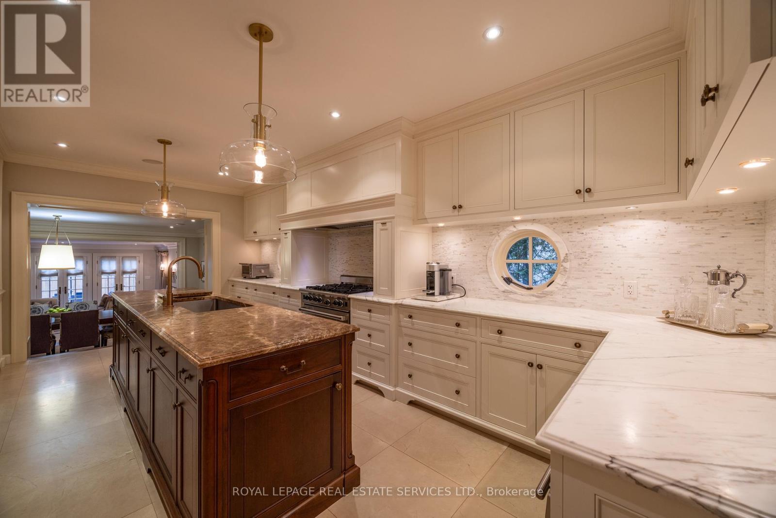 












80 OLD FOREST HILL ROAD

,
Toronto,




Ontario
M5P2R5

