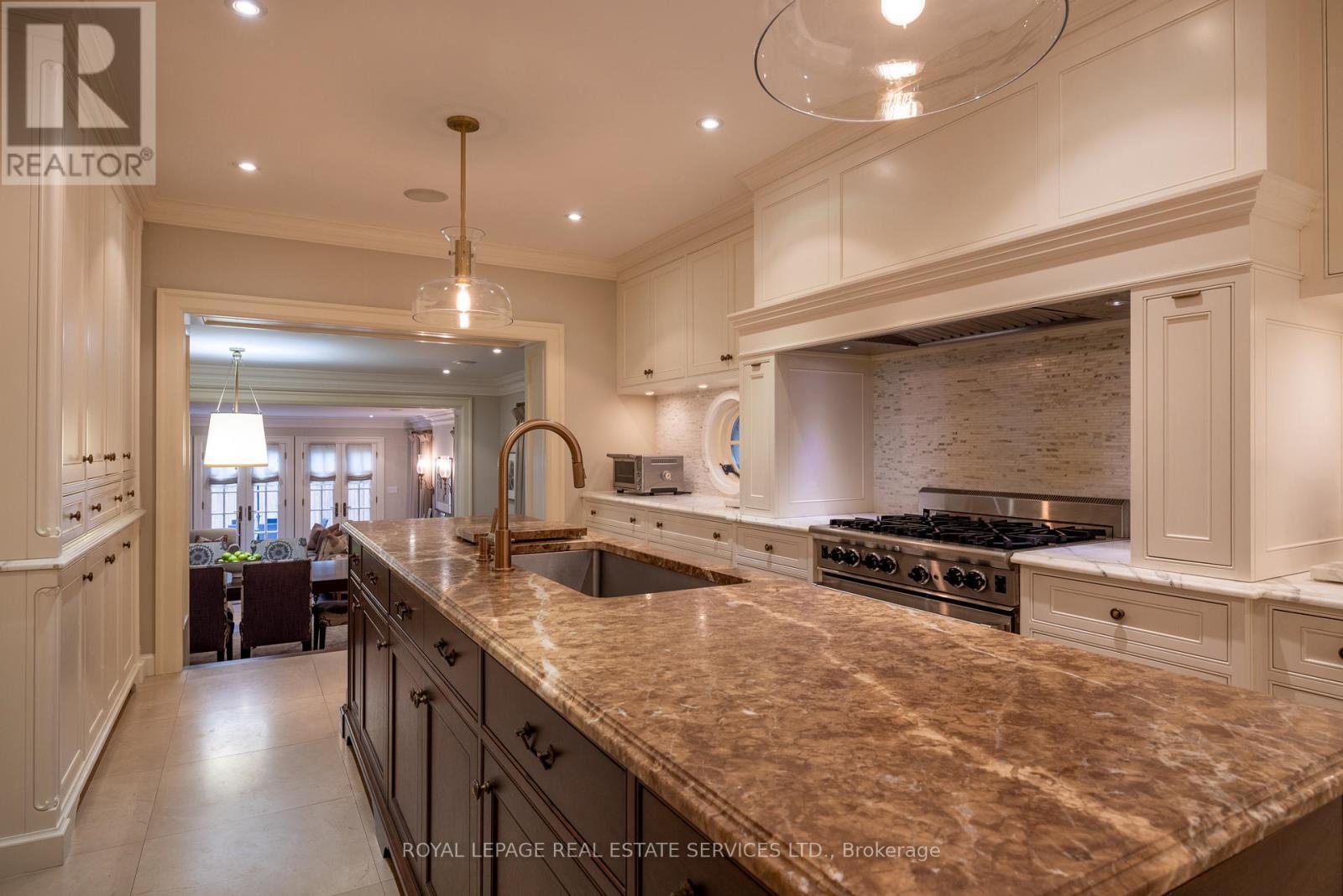 












80 OLD FOREST HILL ROAD

,
Toronto,




Ontario
M5P2R5

