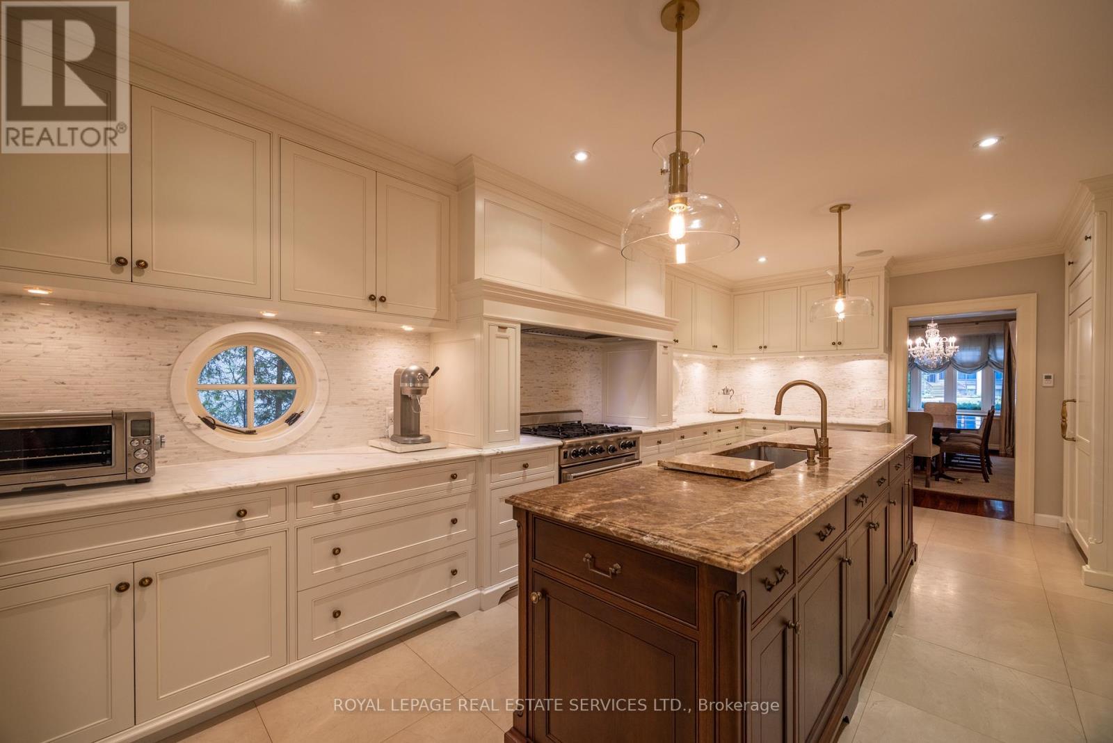 












80 OLD FOREST HILL ROAD

,
Toronto,




Ontario
M5P2R5


