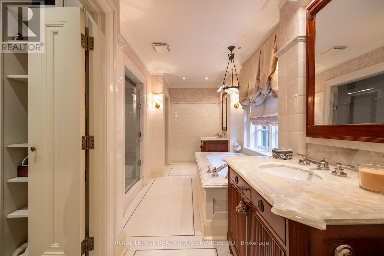 












80 OLD FOREST HILL ROAD

,
Toronto,




Ontario
M5P2R5

