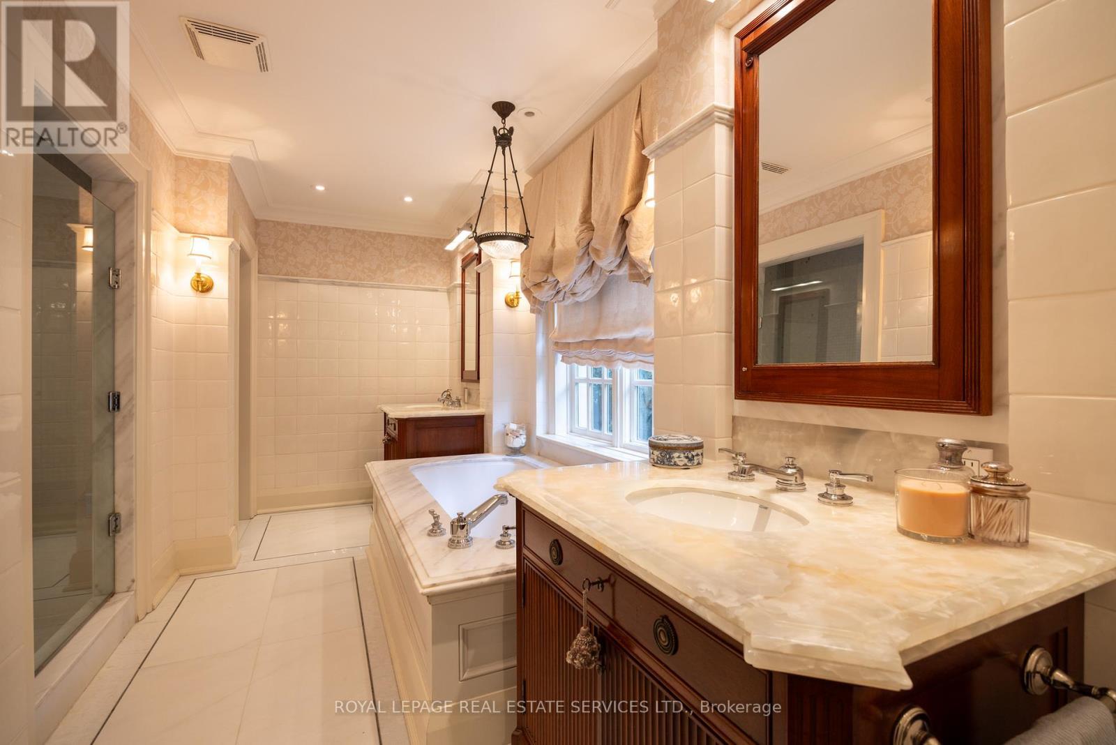 












80 OLD FOREST HILL ROAD

,
Toronto,




Ontario
M5P2R5

