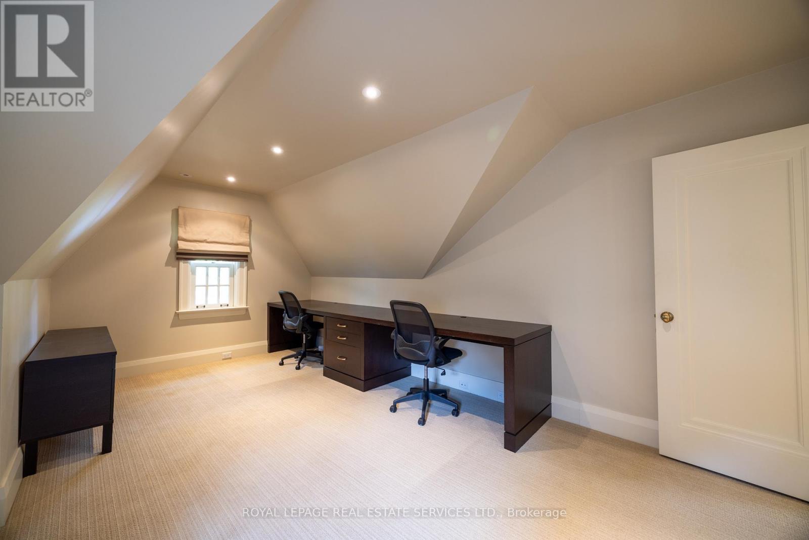 












80 OLD FOREST HILL ROAD

,
Toronto,




Ontario
M5P2R5


