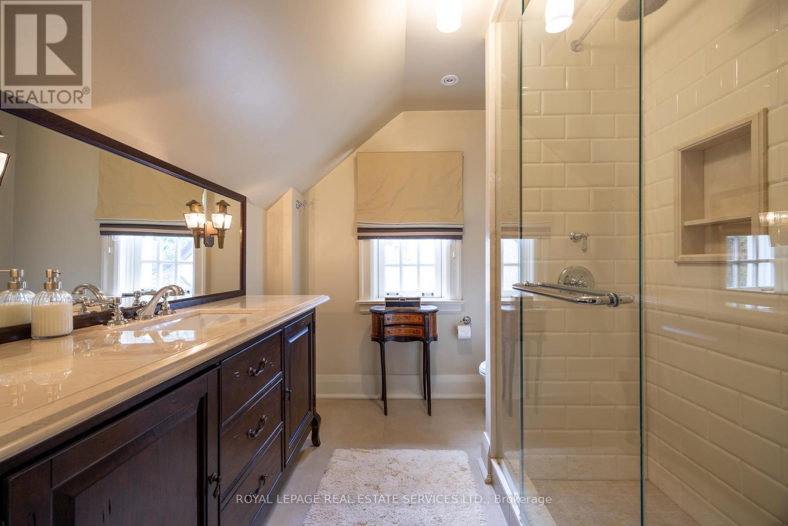 












80 OLD FOREST HILL ROAD

,
Toronto,




Ontario
M5P2R5

