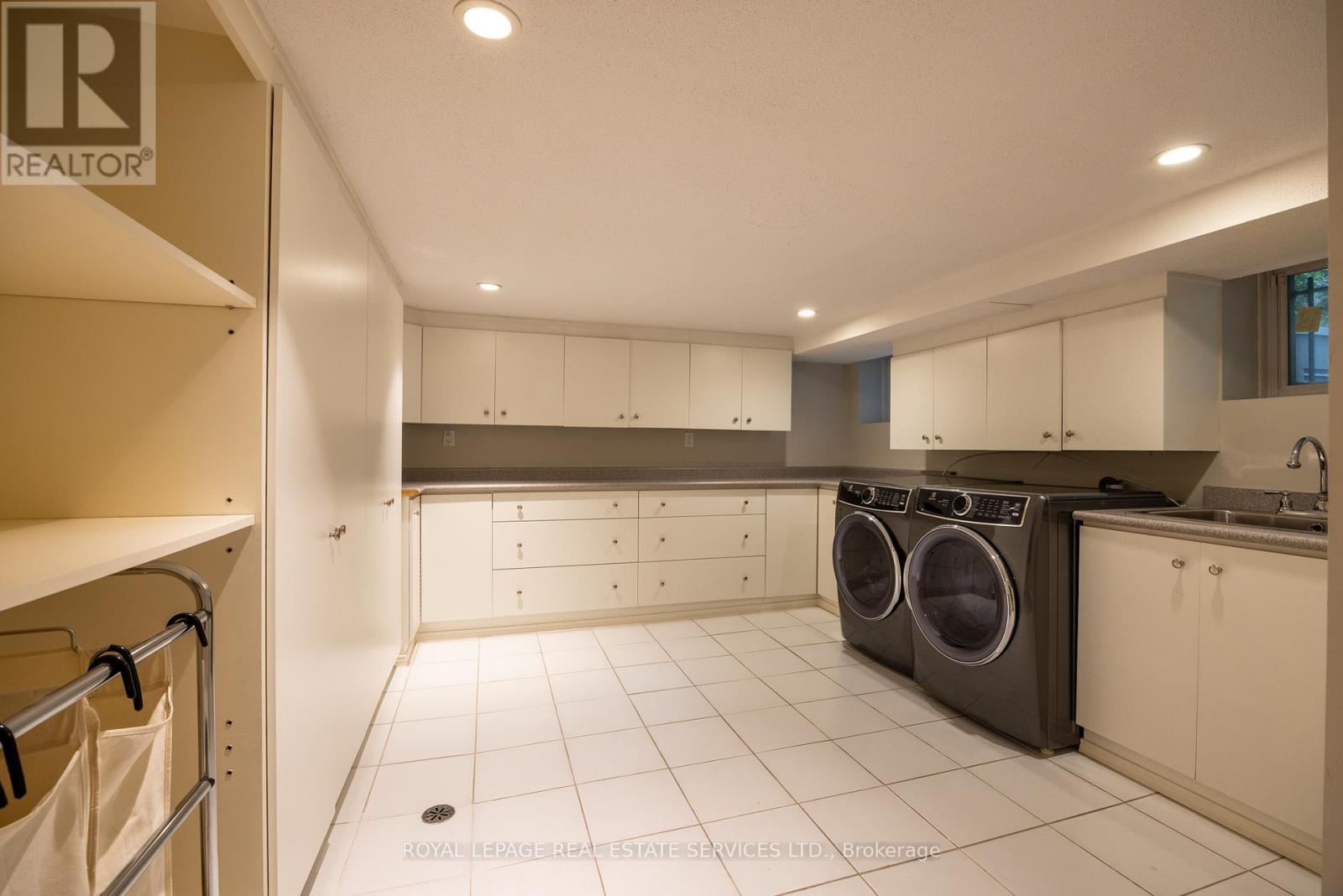 












80 OLD FOREST HILL ROAD

,
Toronto,




Ontario
M5P2R5

