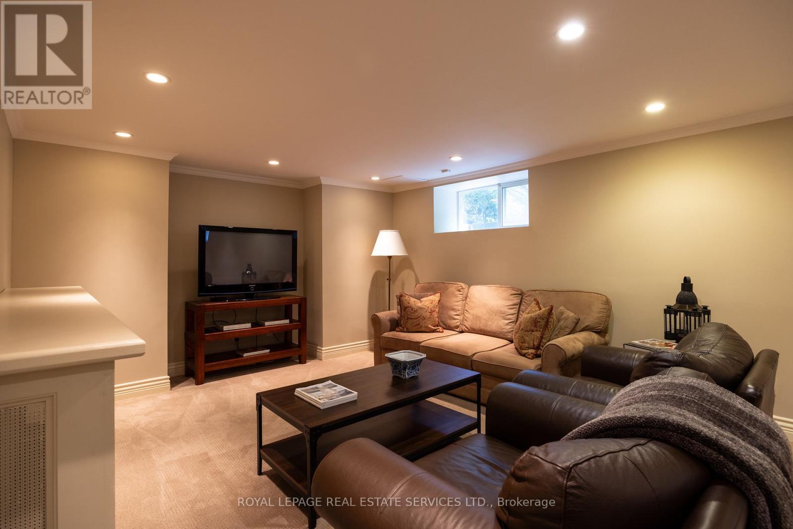 












80 OLD FOREST HILL ROAD

,
Toronto,




Ontario
M5P2R5

