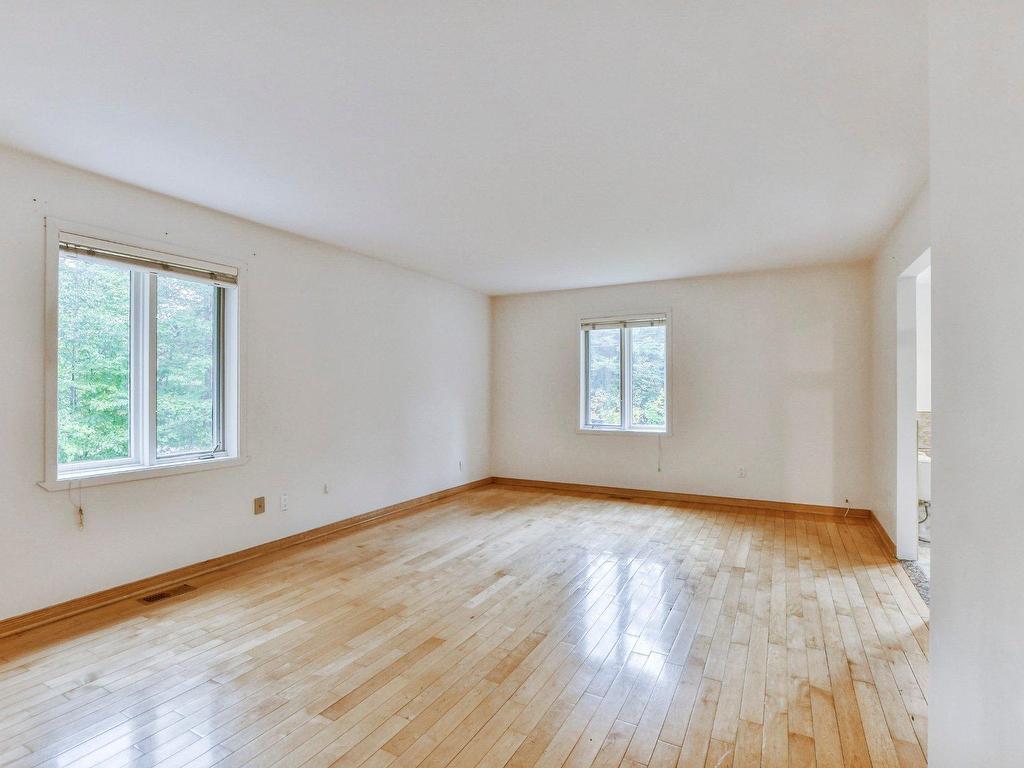









116


Ch. des Topazes

,
Saint-Sauveur,




QC
J0R1R2

