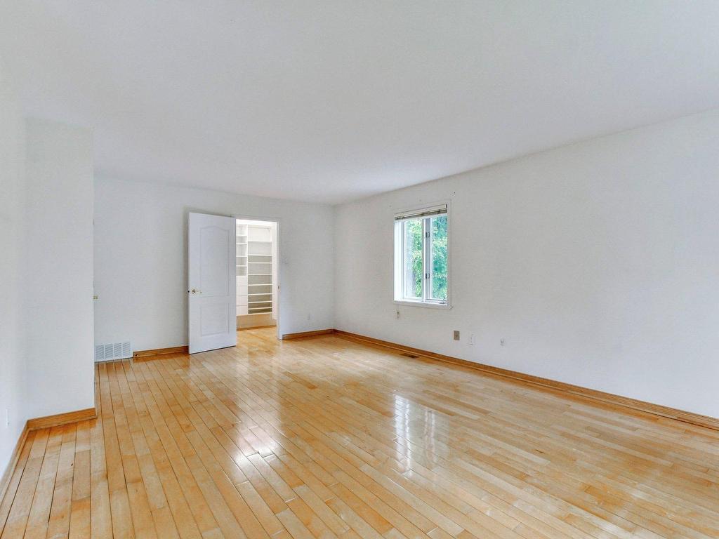 









116


Ch. des Topazes

,
Saint-Sauveur,




QC
J0R1R2

