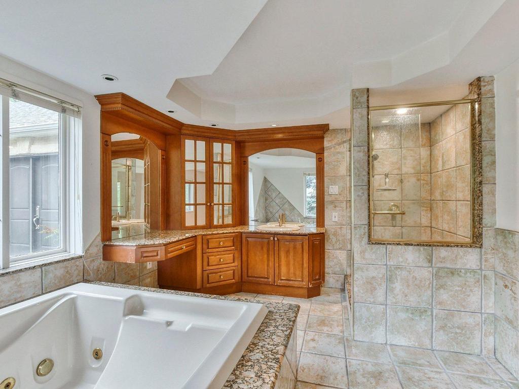 









116


Ch. des Topazes

,
Saint-Sauveur,




QC
J0R1R2

