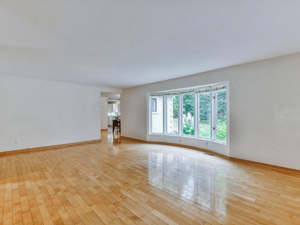 









116


Ch. des Topazes

,
Saint-Sauveur,




QC
J0R1R2

