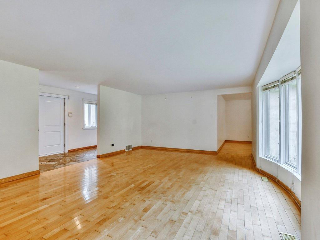 









116


Ch. des Topazes

,
Saint-Sauveur,




QC
J0R1R2

