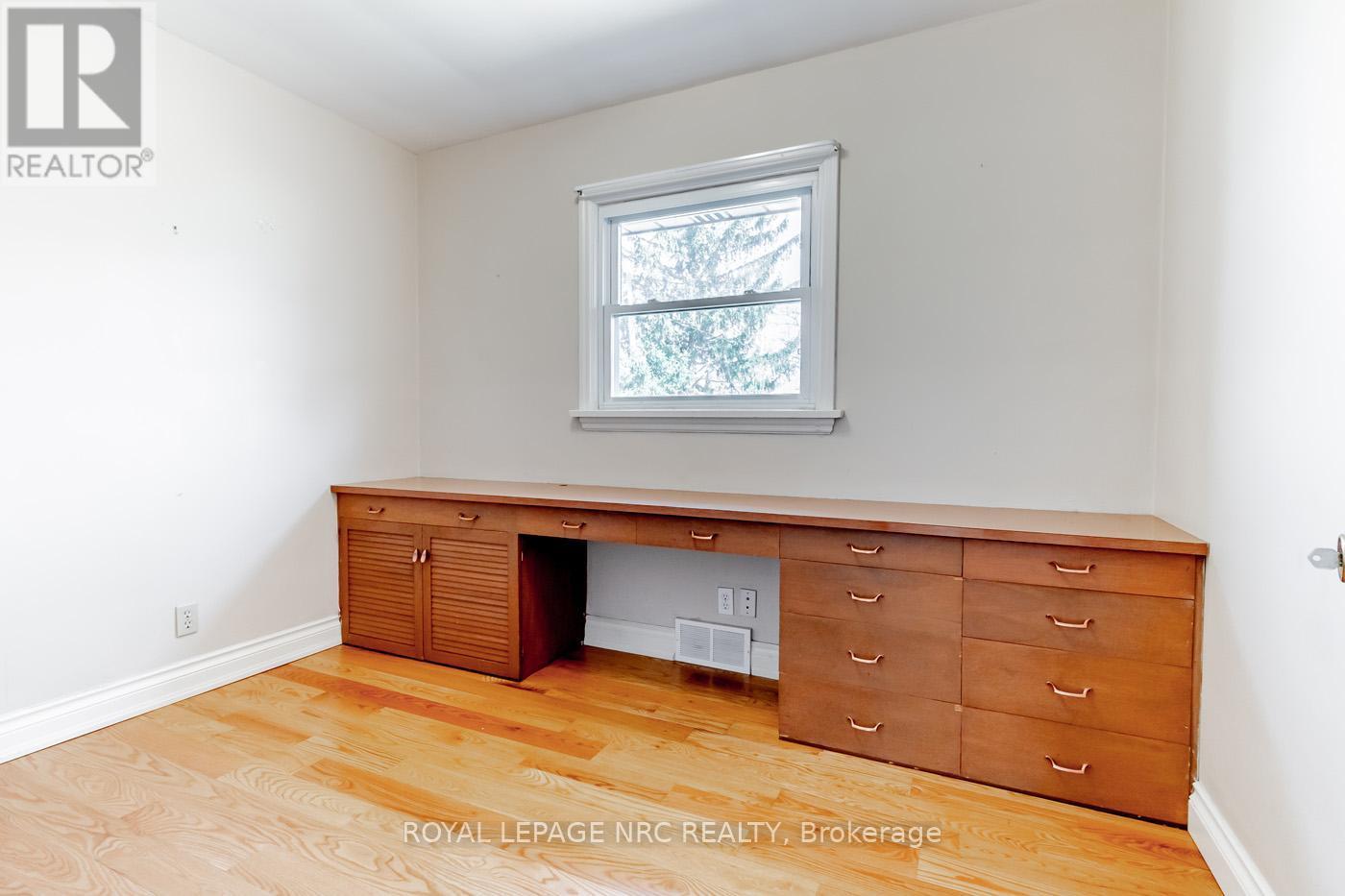 












189 GLENDALE AVENUE

,
St. Catharines,




Ontario
L2T2K4

