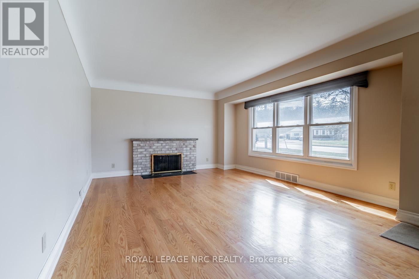 












189 GLENDALE AVENUE

,
St. Catharines,




Ontario
L2T2K4


