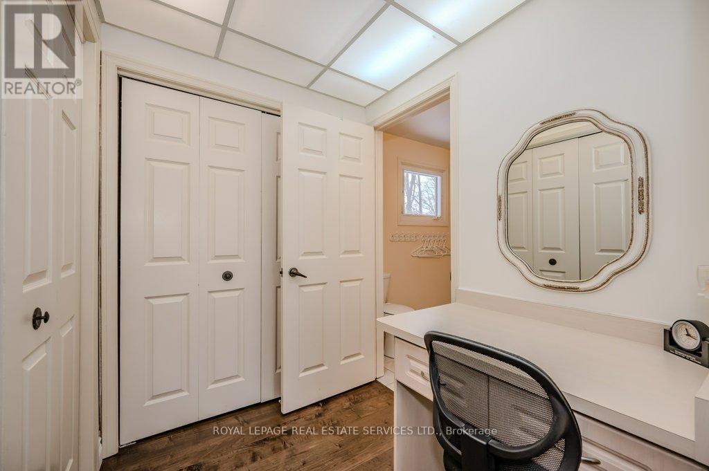 












294 RAMBLER COURT

,
Oakville,




Ontario
L6H3A6

