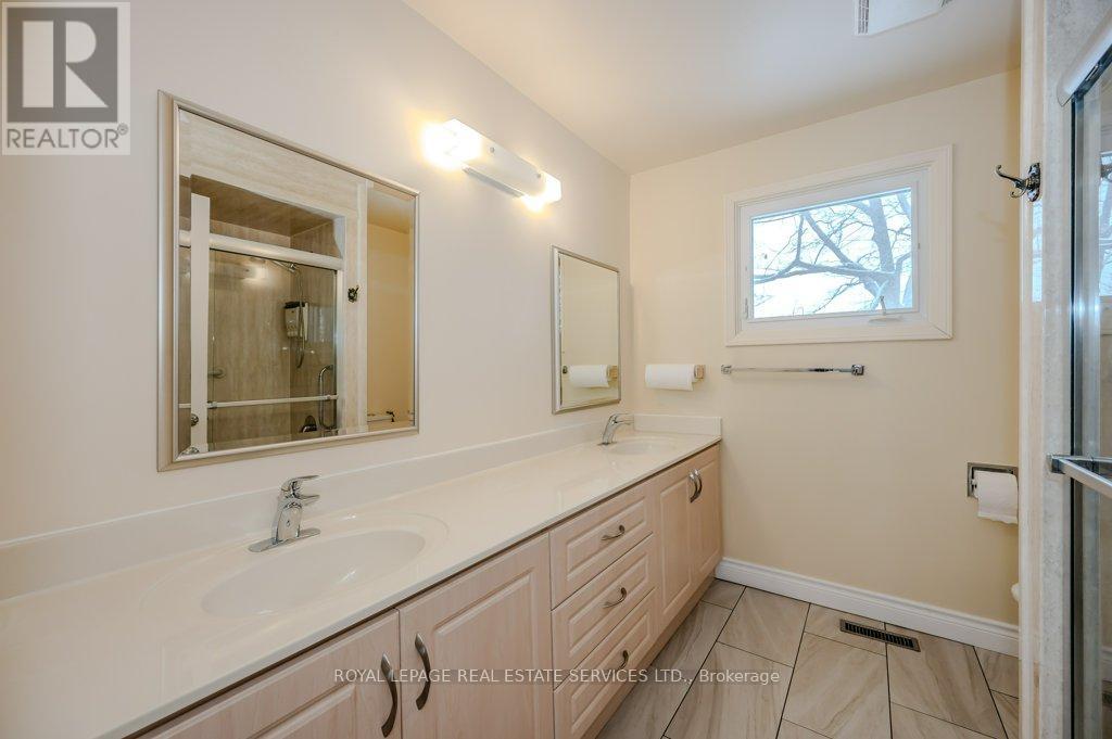 












294 RAMBLER COURT

,
Oakville,




Ontario
L6H3A6

