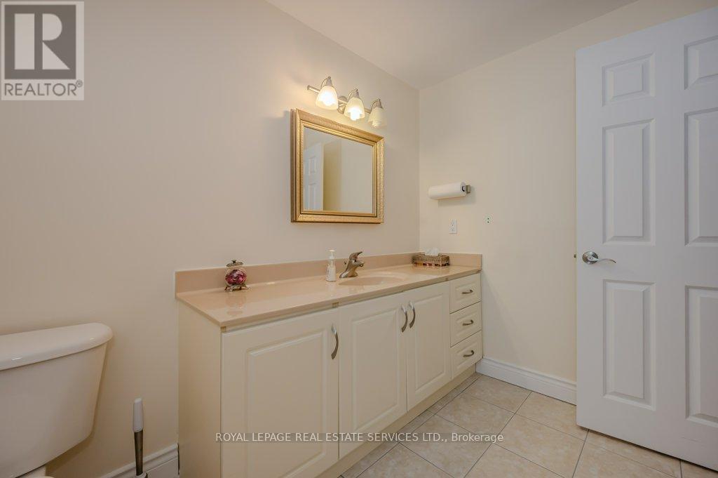 












294 RAMBLER COURT

,
Oakville,




Ontario
L6H3A6


