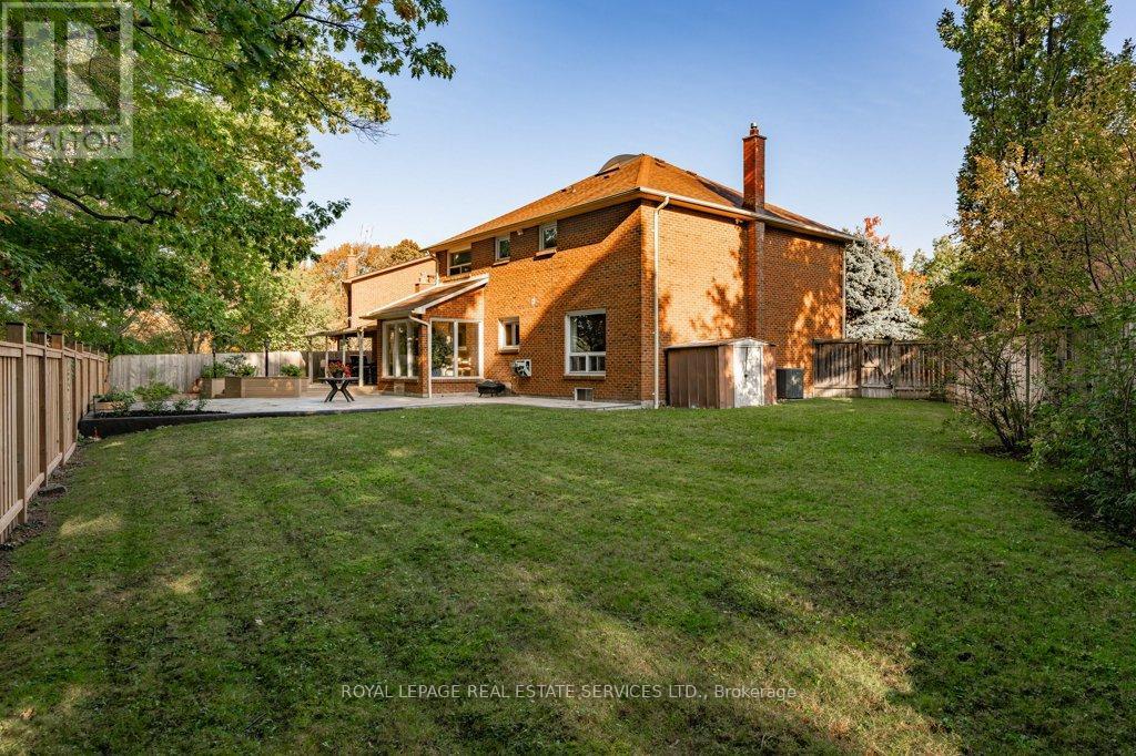 












294 RAMBLER COURT

,
Oakville,




Ontario
L6H3A6

