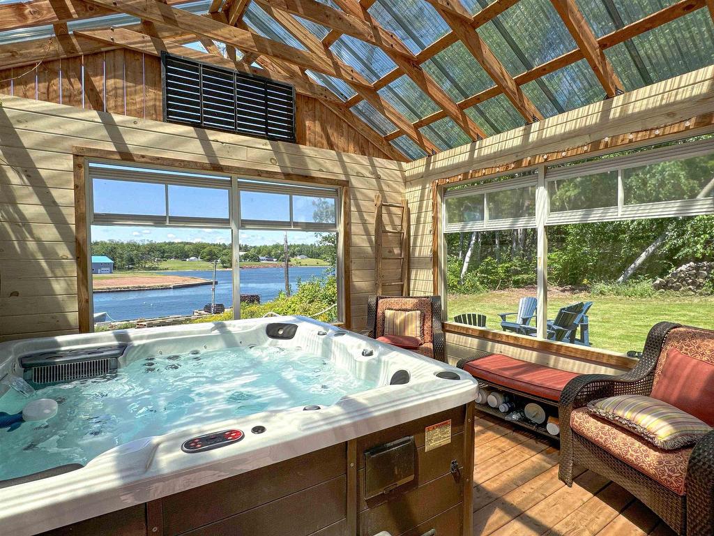 












9457 Main Street S

,
Murray River,




PE
C0A 1W0

