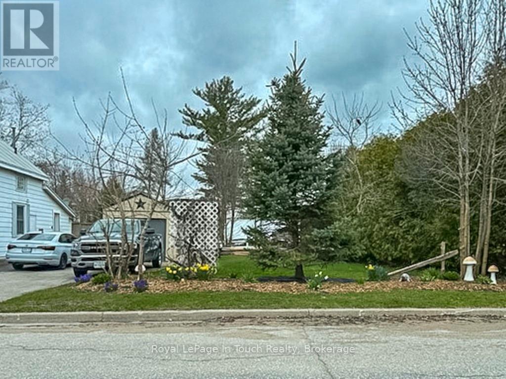 












31 WOLFE STREET

,
Penetanguishene,




Ontario
L9M1B7

