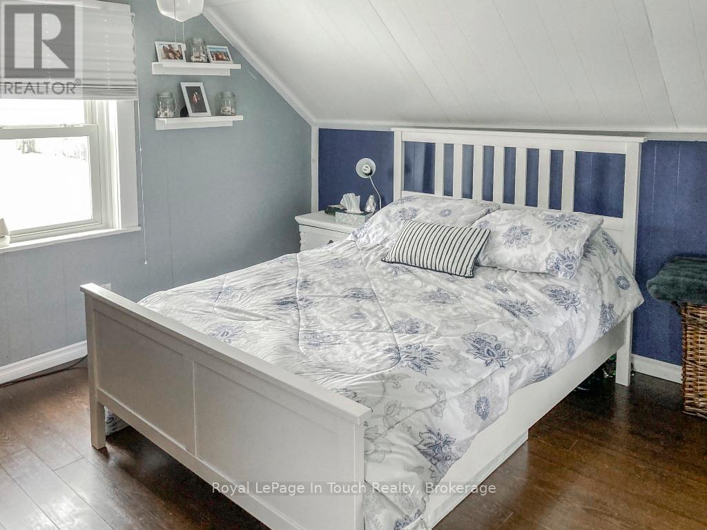 












31 WOLFE STREET

,
Penetanguishene,




Ontario
L9M1B7

