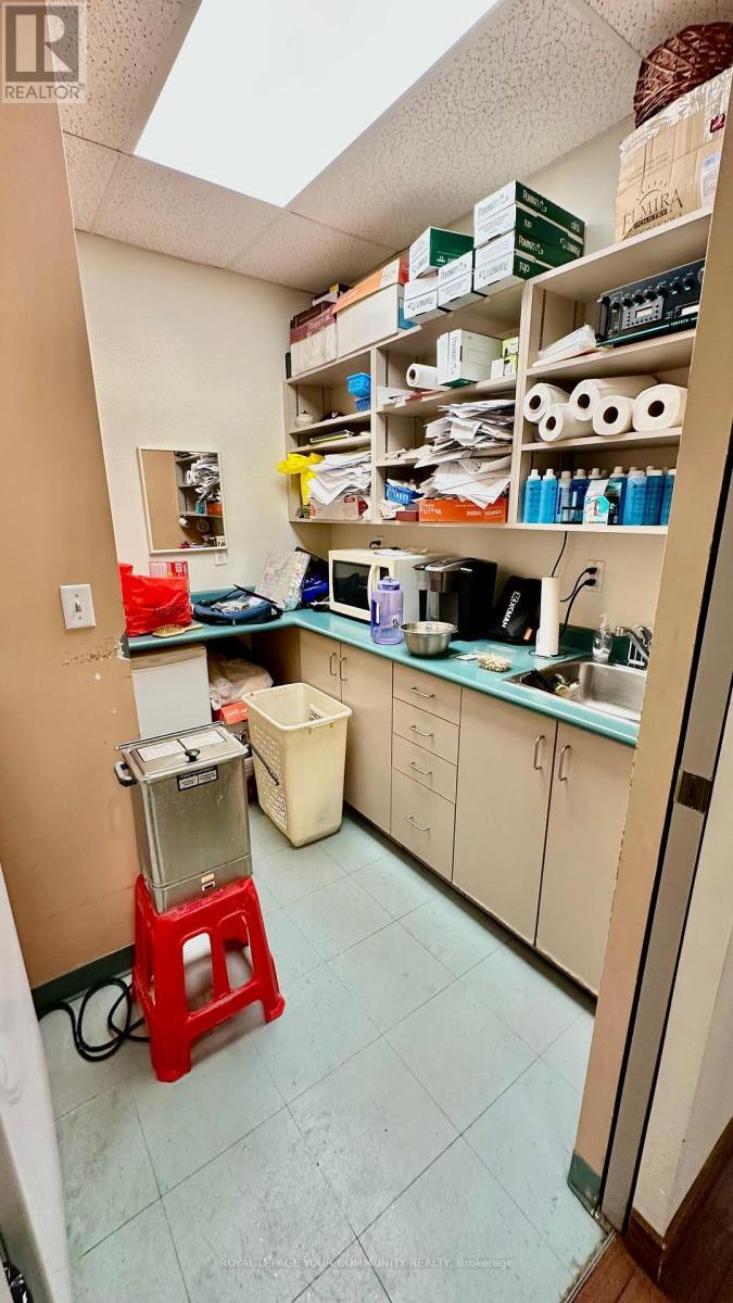 












200 - 80 FINCH AVENUE W

,
Toronto,




Ontario
M2N2H4

