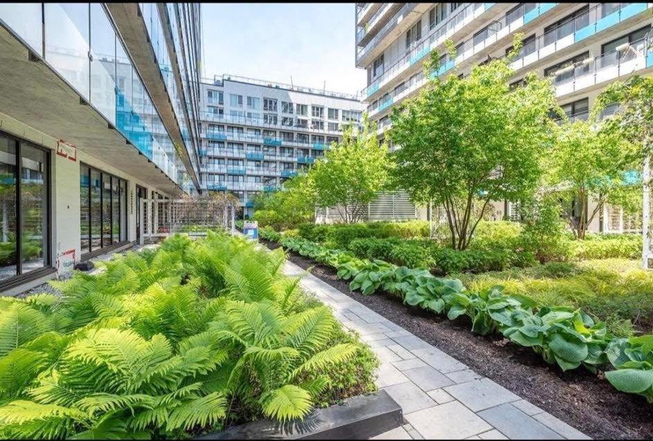 









1000


Rue Ottawa

, 1012,
Montréal (Le Sud-Ouest),




QC
H3C0P3

