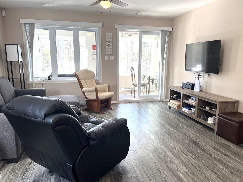 









242


Ch. du Lac-Lusignan

,
Saint-Guillaume-Nord,




QC
J0K3B0

