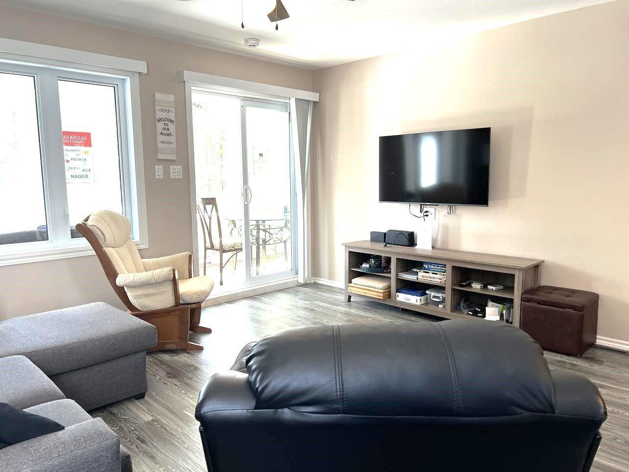 









242


Ch. du Lac-Lusignan

,
Saint-Guillaume-Nord,




QC
J0K3B0


