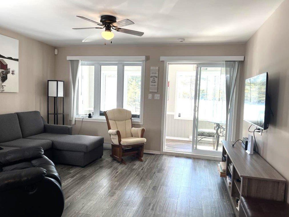 









242


Ch. du Lac-Lusignan

,
Saint-Guillaume-Nord,




QC
J0K3B0

