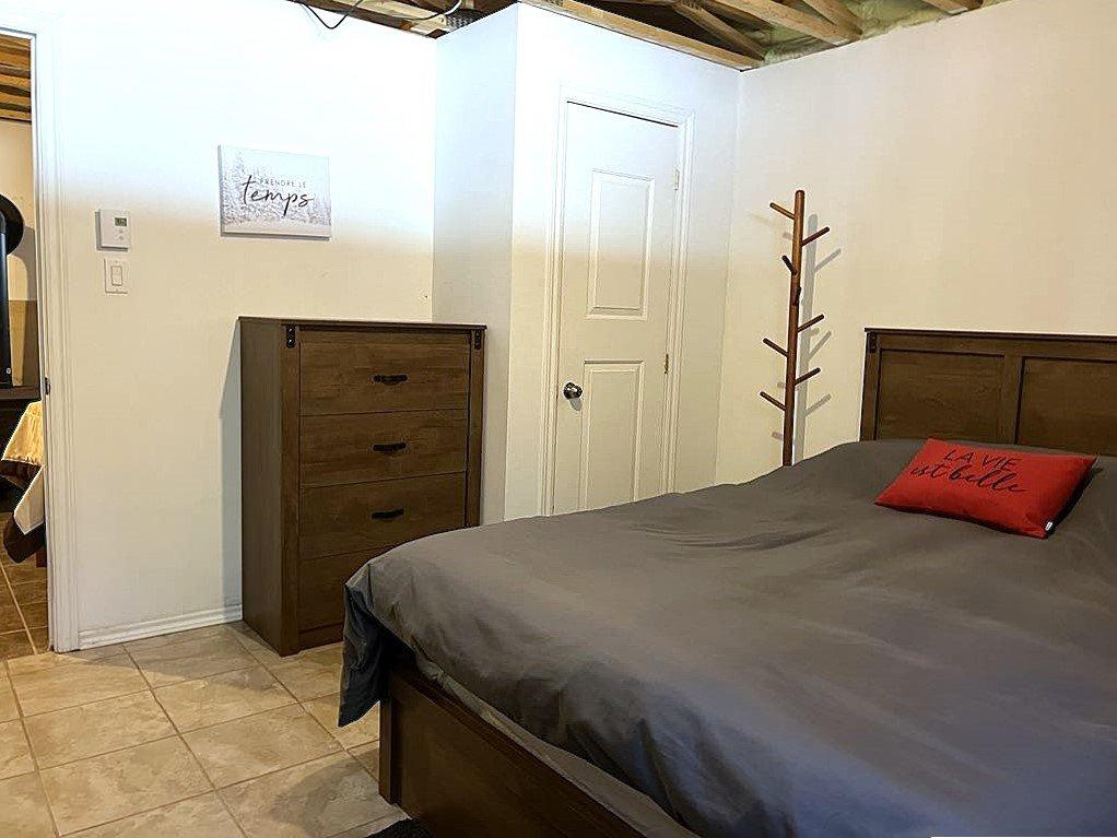 









242


Ch. du Lac-Lusignan

,
Saint-Guillaume-Nord,




QC
J0K3B0

