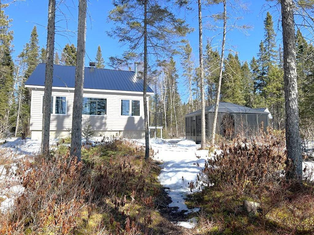 









242


Ch. du Lac-Lusignan

,
Saint-Guillaume-Nord,




QC
J0K3B0

