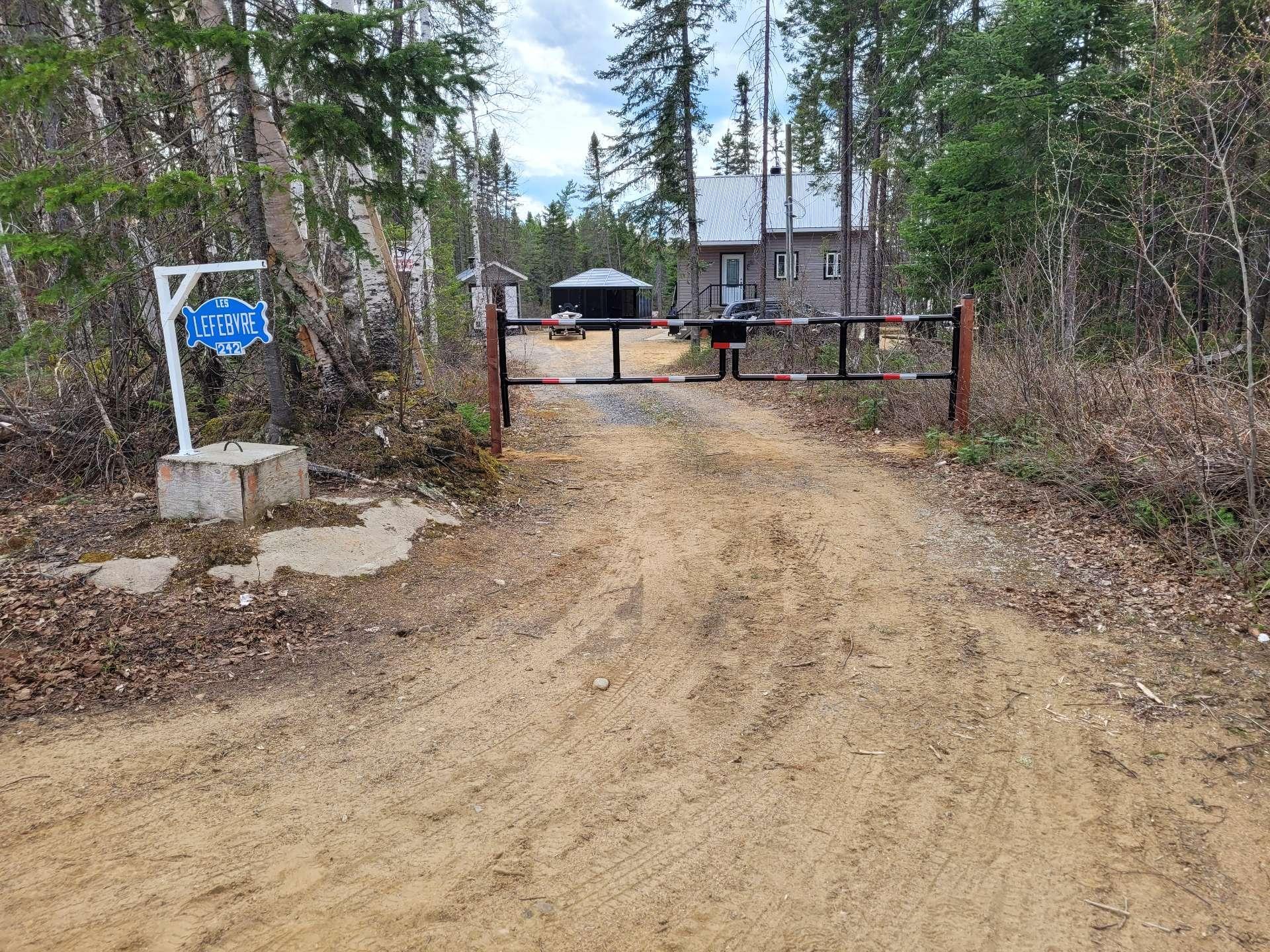 









242


Ch. du Lac-Lusignan

,
Saint-Guillaume-Nord,




QC
J0K3B0

