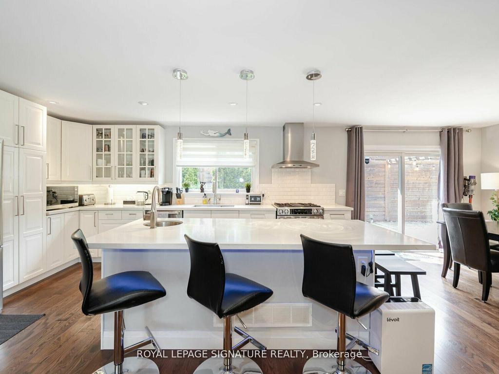 









2497


Wyatt

Street,
Oakville,




ON
L6L 2M7

