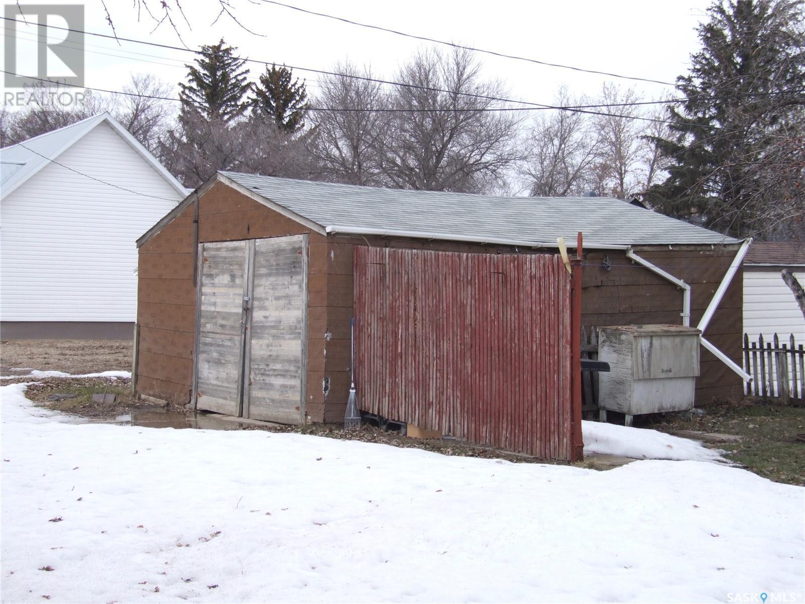 












202 1st STREET W

,
Leader,




Saskatchewan
S0N1H0

