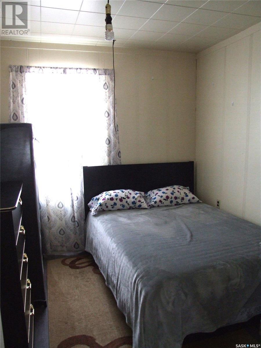












202 1st STREET W

,
Leader,




Saskatchewan
S0N1H0

