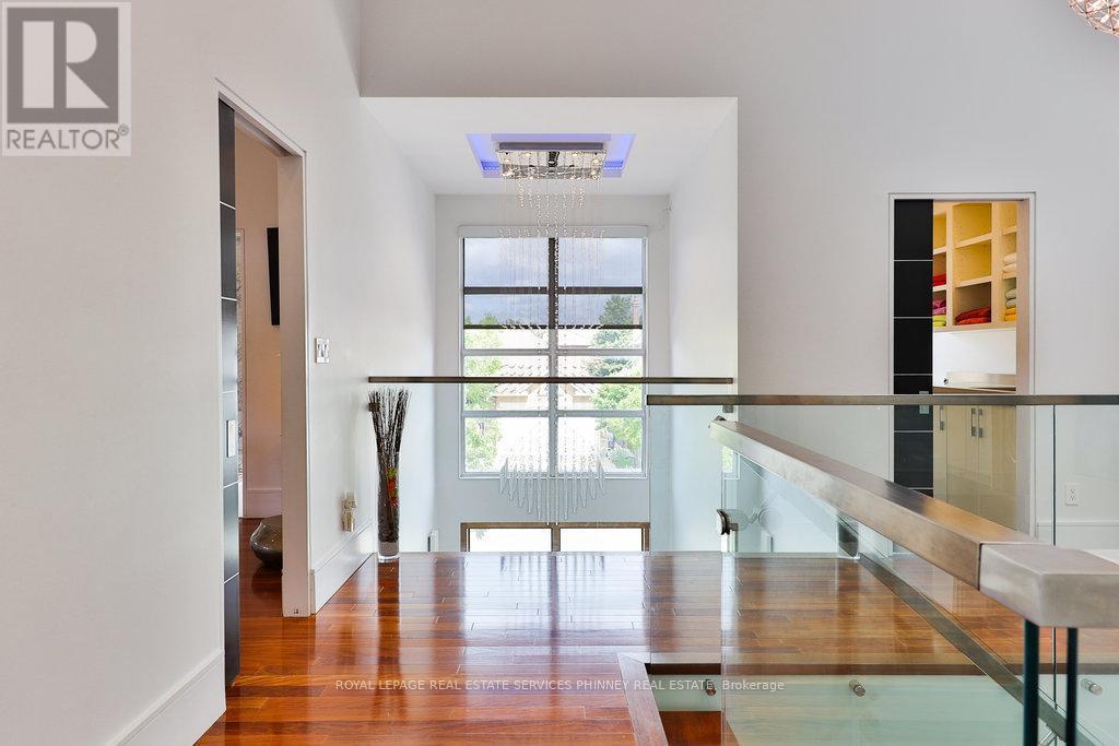 












622 KOZEL COURT

,
Mississauga,




Ontario
L4Z4E4

