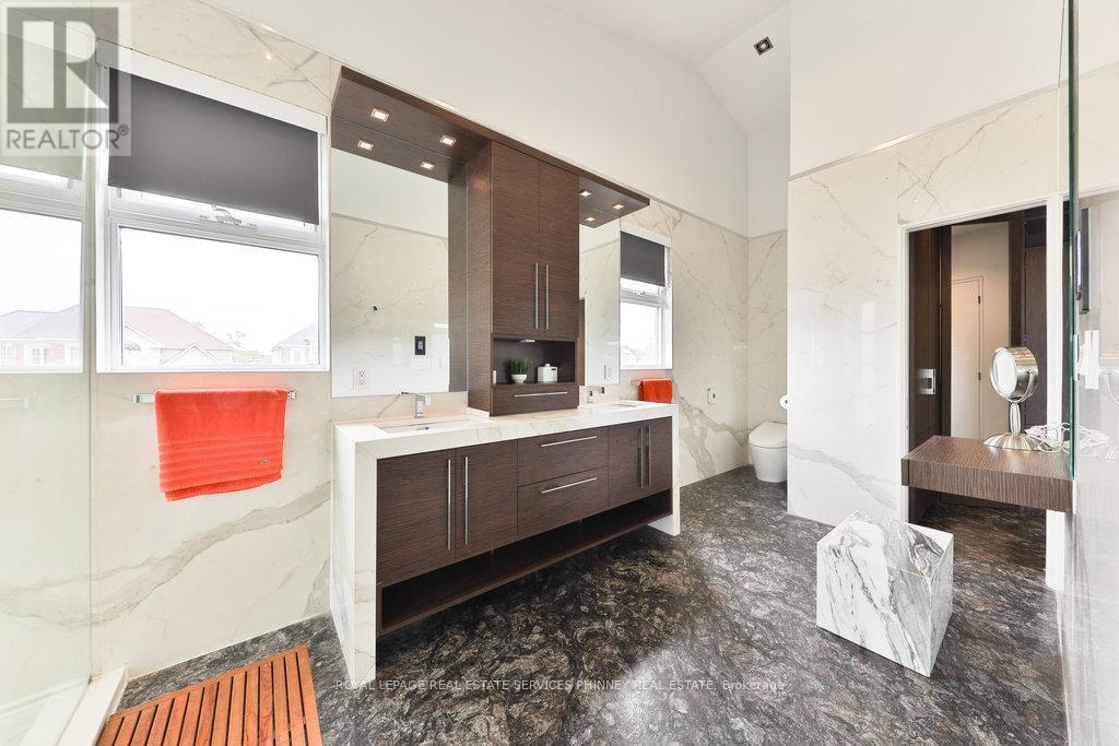 












622 KOZEL COURT

,
Mississauga,




Ontario
L4Z4E4

