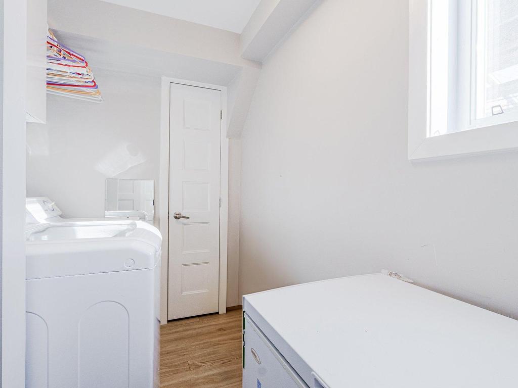 









437

 - 439


Rue St-Michel

,
Sherbrooke (Fleurimont),




QC
J1E2K9

