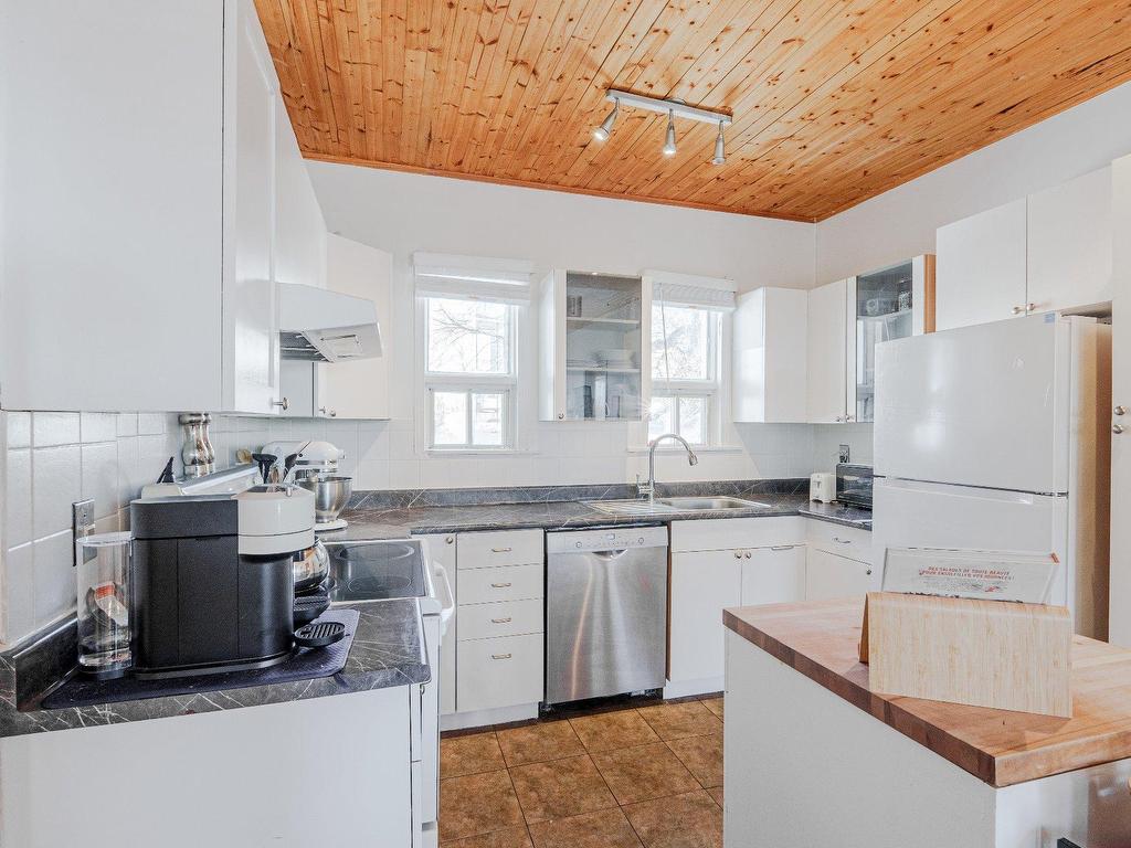 









437

 - 439


Rue St-Michel

,
Sherbrooke (Fleurimont),




QC
J1E2K9

