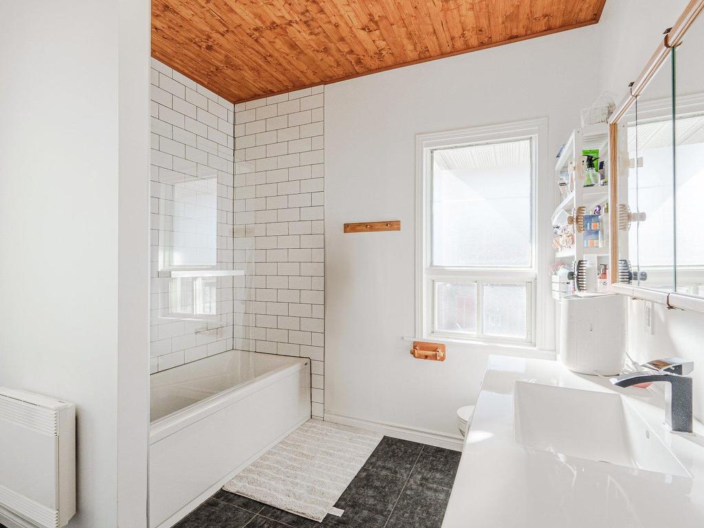 









437

 - 439


Rue St-Michel

,
Sherbrooke (Fleurimont),




QC
J1E2K9

