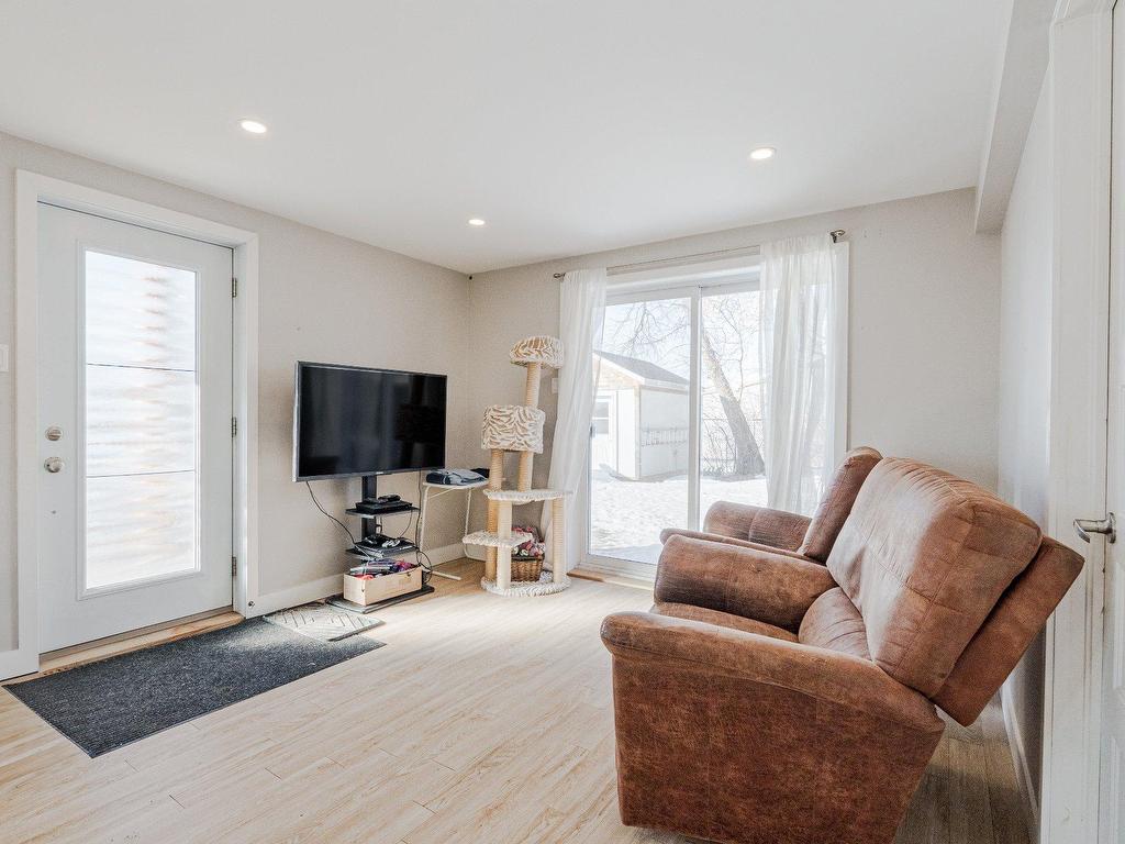 









437

 - 439


Rue St-Michel

,
Sherbrooke (Fleurimont),




QC
J1E2K9

