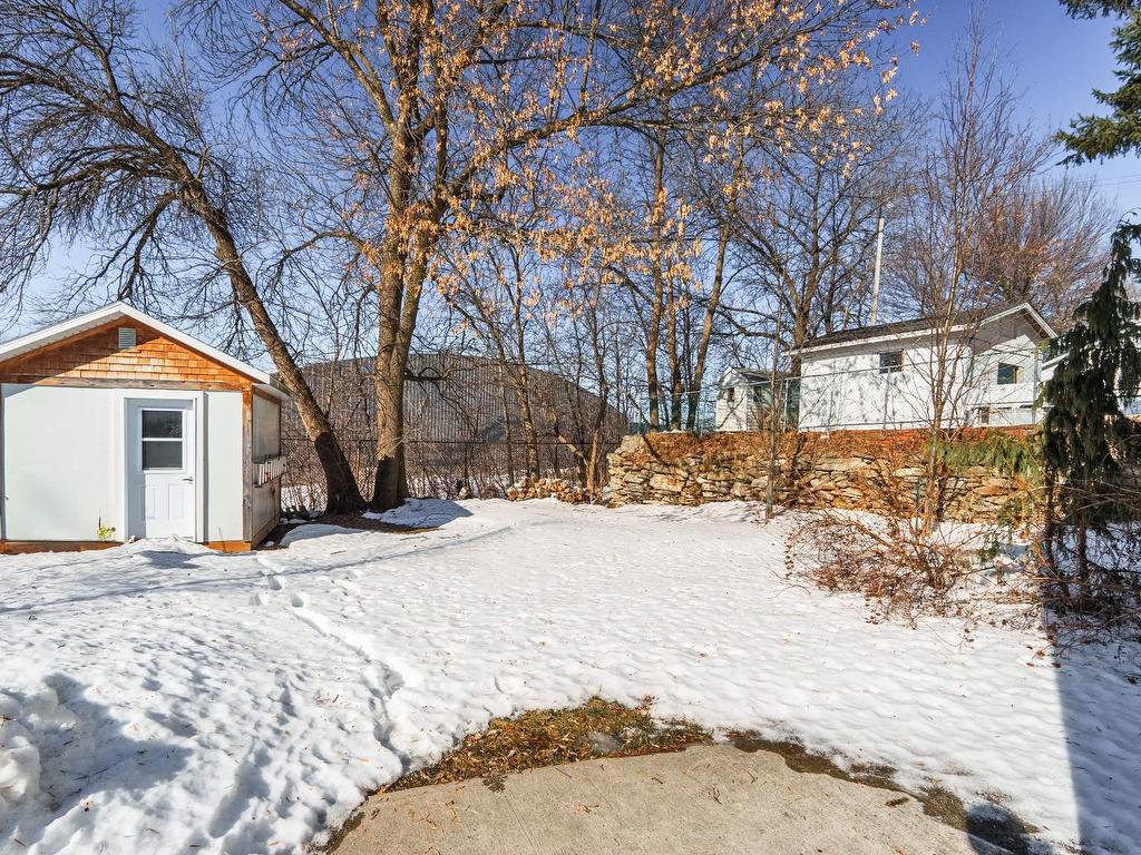 









437

 - 439


Rue St-Michel

,
Sherbrooke (Fleurimont),




QC
J1E2K9

