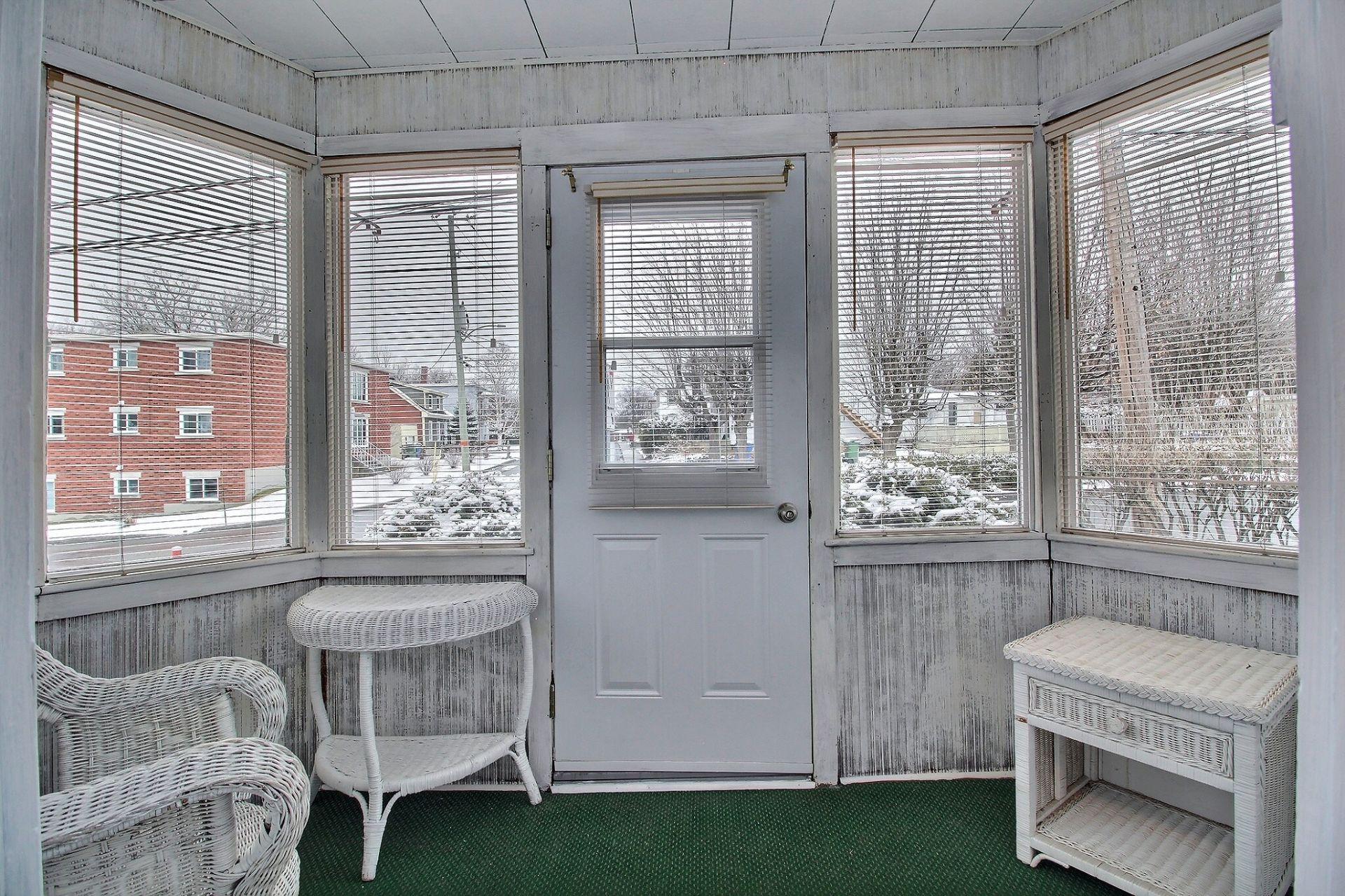 









171


Rue Tupper

,
Magog,




QC
J1X1J8


