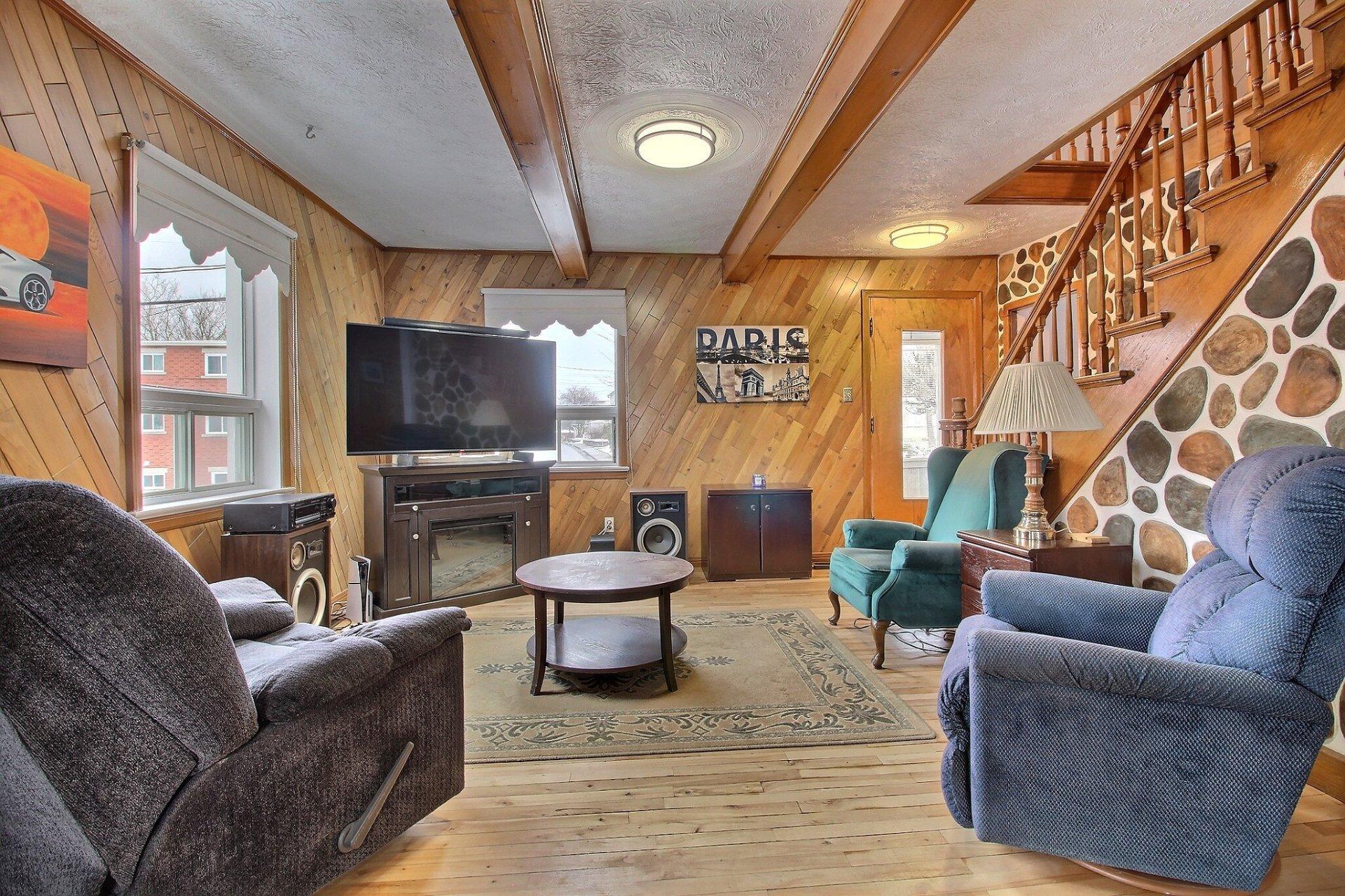 









171


Rue Tupper

,
Magog,




QC
J1X1J8

