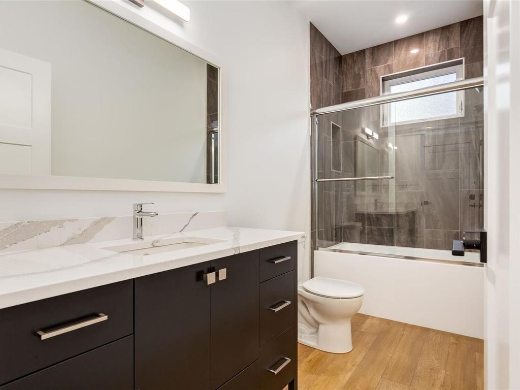 









472


Davis

Rd,
Ladysmith,




BC
V9G 1V8

