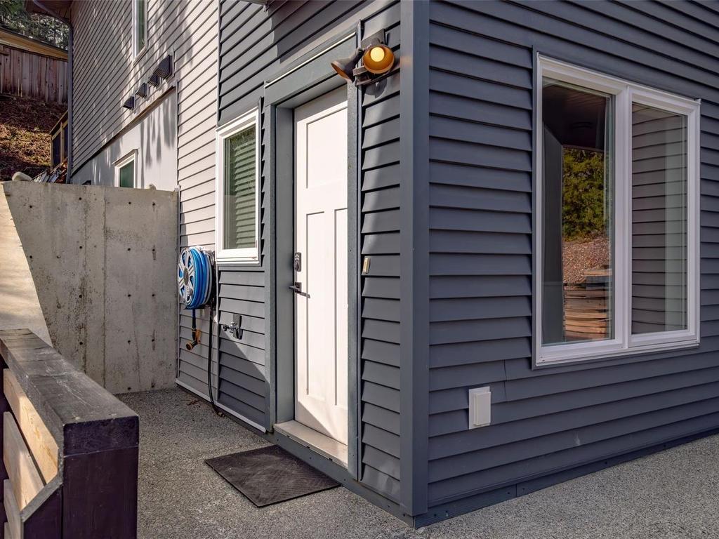 









472


Davis

Rd,
Ladysmith,




BC
V9G 1V8


