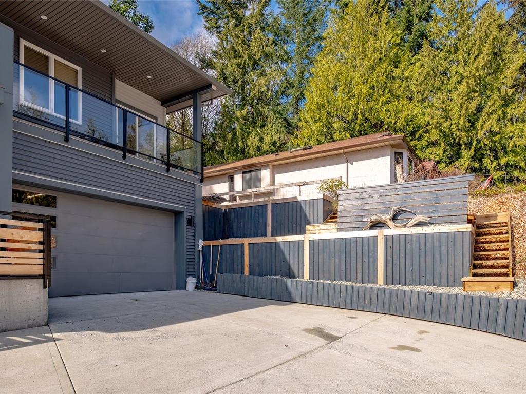 









472


Davis

Rd,
Ladysmith,




BC
V9G 1V8

